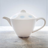 Getzeneara - Hand-Cast Bone China Teapot with Integrated Filter